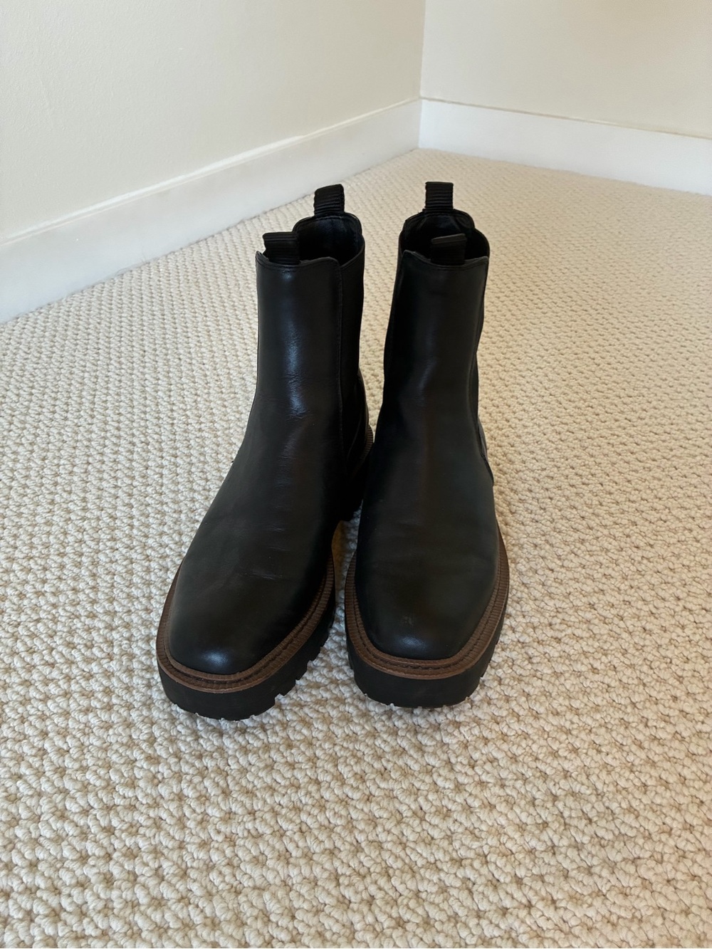 Sam Edelman Laguna Chelsea Boot - Picture 2 of 5